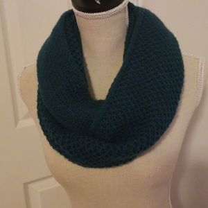 Chunky Infinity Knit Scarf - Size: OS
